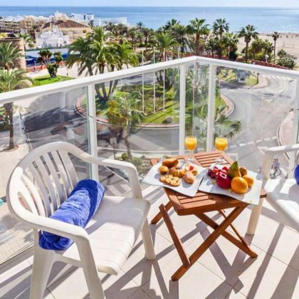 Reposez-vous et prenez votre petit-déjeuner face à la Méditerranée à Benalmádena