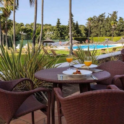Escapade avec petit-déjeuner et cava dans un hôtel avec piscine à proximité des plages de la Costa del Sol