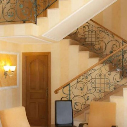 Romantic holiday in Burgos with whirlpool bath, bottle of cava and chocolates
