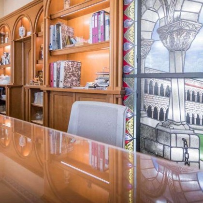 Vacaciones románticas en Burgos con bañera de hidromasaje, botella de cava y bombones