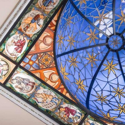 Romantic holiday in Burgos with whirlpool bath, bottle of cava and chocolates