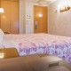 Vacaciones románticas en Burgos con bañera de hidromasaje, botella de cava y bombones