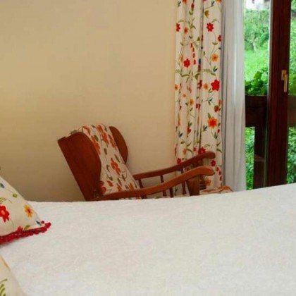Getaway with a typical Cantabrian dinner and a visit to the olive press in the Picos de Europa