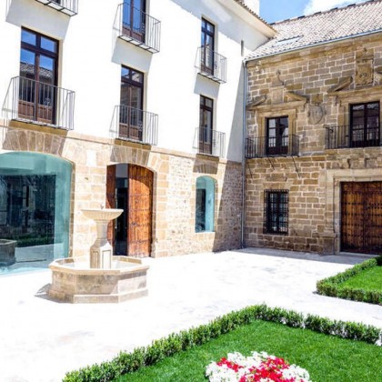 Relax 5*: num palácio renascentista com um circuito de spa de luxo em Úbeda