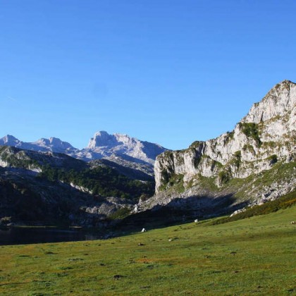 Absolute relaxation at the entrance to the Picos de Europa: breakfast and spa for two