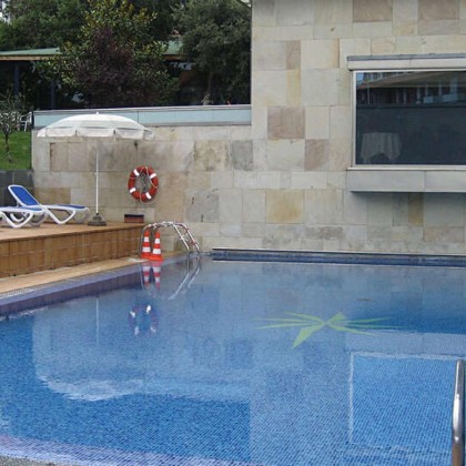 Half board getaway and relaxation area in Isla with discount on extra nights