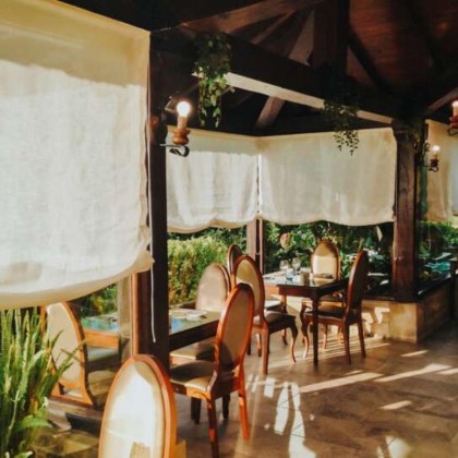 Suite júnior com banheira de hidromassagem no quarto em Santillana del Mar
