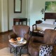 Suite júnior com banheira de hidromassagem no quarto em Santillana del Mar