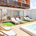Pure romanticism in a suite with champagne, chocolates and more details to surprise your partner