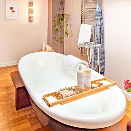 Pure romanticism in a suite with champagne, chocolates and more details to surprise your partner