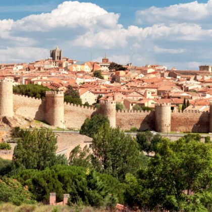 Charming getaway in Avila and breakfast in a hotel with panoramic views of the city