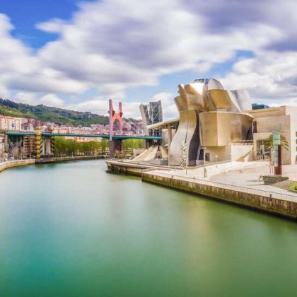Getaway in the centre of Bilbao with breakfast included