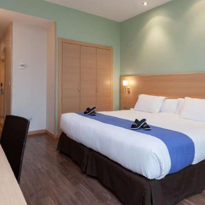 Getaway in the centre of Bilbao with breakfast included