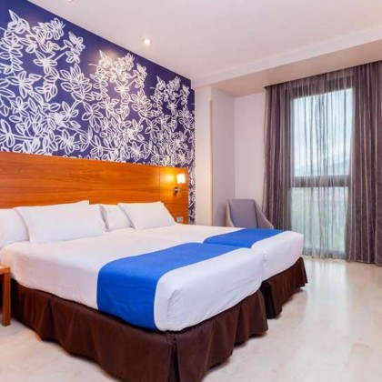 Getaway in the centre of Bilbao with breakfast included