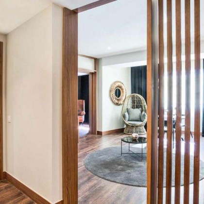 Premium getaway: gourmet breakfast and cava in a luxury hotel in the heart of Pamplona