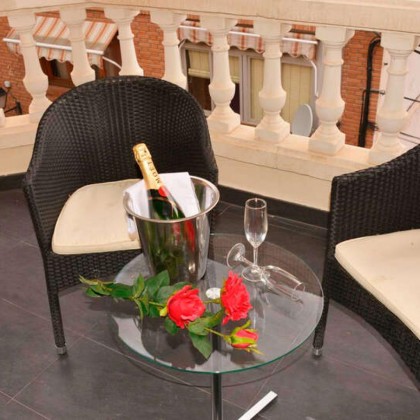 Romantisme à Alcalá del Júcar avec dîner et visite d'une cave à vin