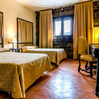 Medieval Experience: Dinner and a getaway with local produce in Ponferrada