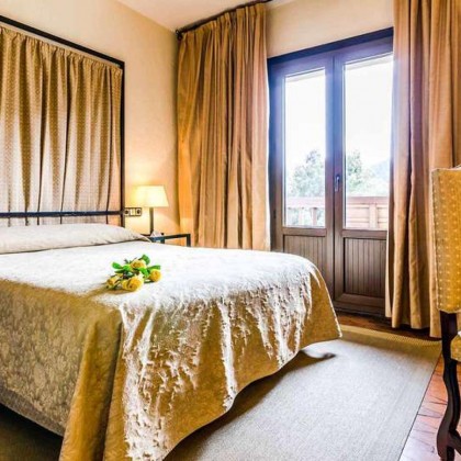 Medieval Experience: Dinner and a getaway with local produce in Ponferrada