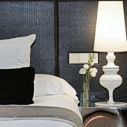 Luxury and relaxation in a deluxe room with access to the Spa in the centre of Granada.