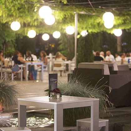 Luxury and relaxation in a deluxe room with access to the Spa in the centre of Granada.