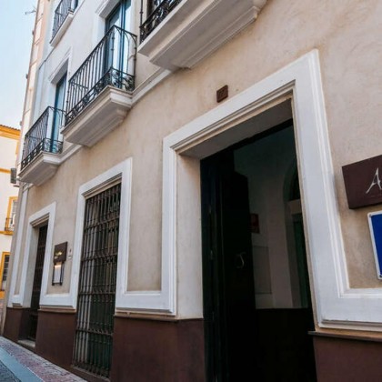 Oferta romántica en Suite con jacuzzi y cava en el centro de Mérida