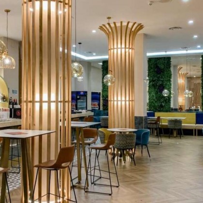 Getaway near the Roman Theatre of Mérida with dinner and bottle of cava