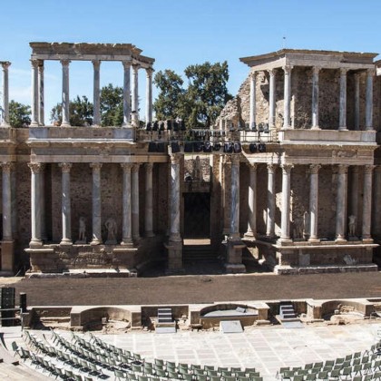Escapada cerca del Teatro Romano de Mérida con cena y botella de cava
