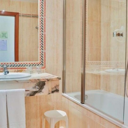 Getaway near the Roman Theatre of Mérida with dinner and bottle of cava