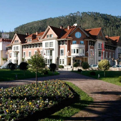 Relaxing getaway with breakfast and thermal circuit in Puente Viesgo
