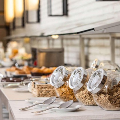 Love & Relax: A getaway with champagne, chocolates and more surprises to enjoy as a couple