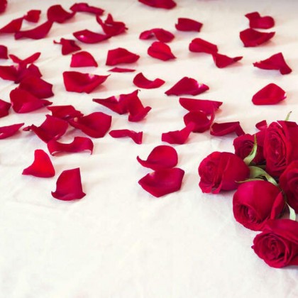 Love & Relax: A getaway with champagne, chocolates and more surprises to enjoy as a couple