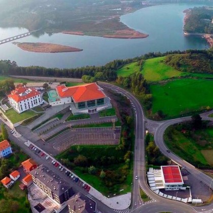 Escapade relaxante avec accès au spa et détails romantiques dans un ancien palais asturien