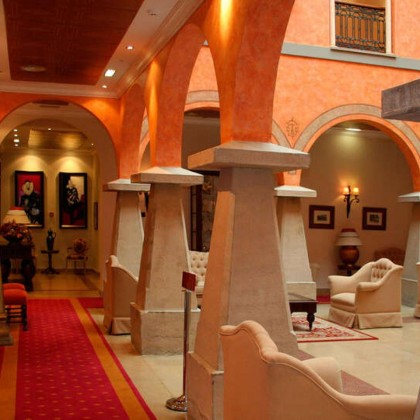 Escapade relaxante avec accès au spa et détails romantiques dans un ancien palais asturien