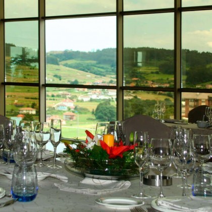 Escapade relaxante avec accès au spa et détails romantiques dans un ancien palais asturien