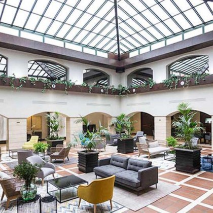 Discover Castellón in a centrally located hotel with breakfast included