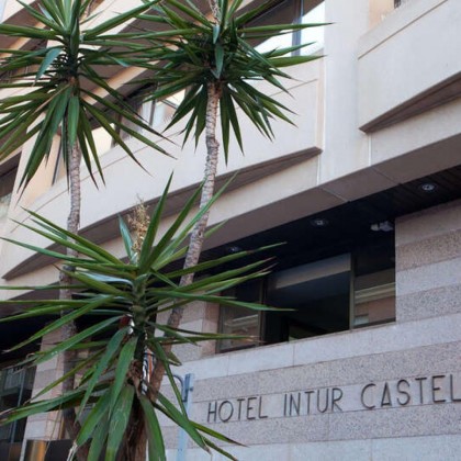 Découvrez Castellón dans un hôtel central avec piscine et petit-déjeuner inclus
