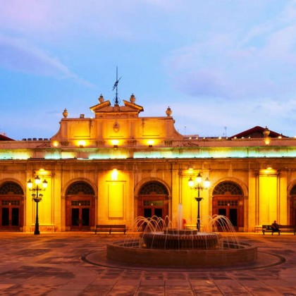Discover Castellón in a centrally located hotel with breakfast included