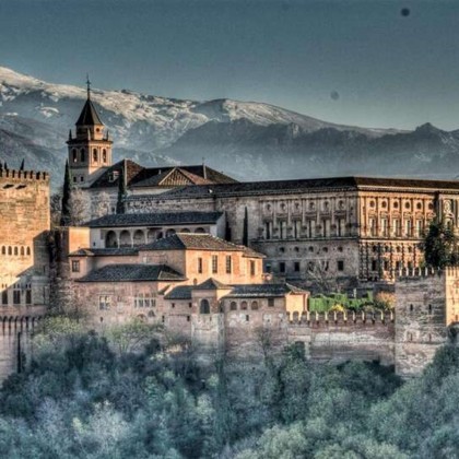 Escapada en el centro de Granada con desayuno y espectáculo de flamenco incluido