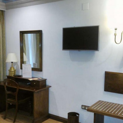 Getaway in the centre of Granada with breakfast and flamenco show included