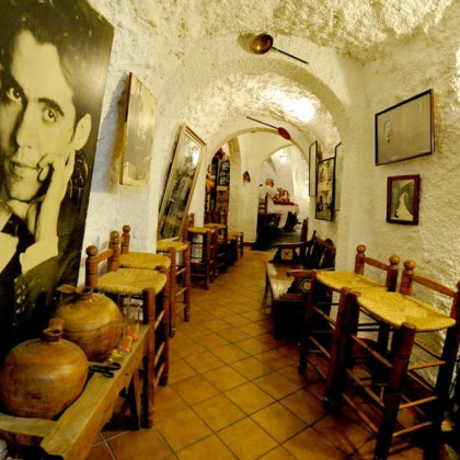 Escapada en el centro de Granada con desayuno y espectáculo de flamenco incluido