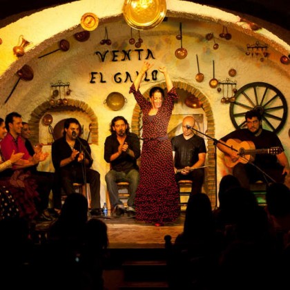 Escapada en el centro de Granada con desayuno y espectáculo de flamenco incluido