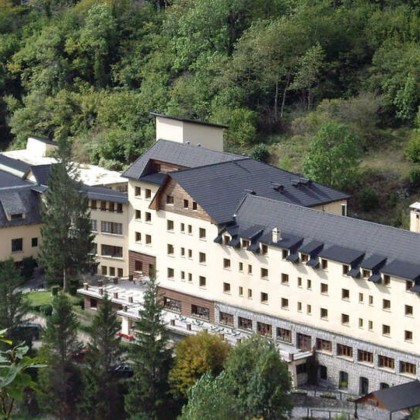 Relax in the nature of the Pyrenees with thermal circuit included