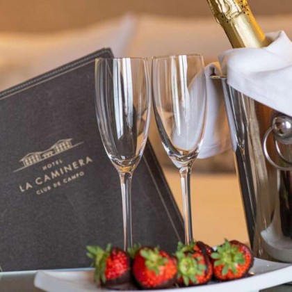 Experiencia 5* para los sentidos: con acceso a Spa, mejora de categoría, botella de vino y mucho más