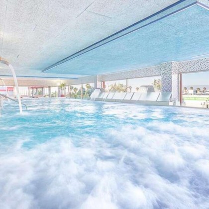 Profitez du spa, du dîner et plus de détails à quelques kilomètres de Barcelone