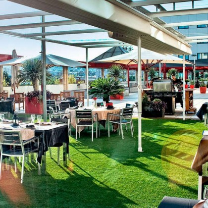 Profitez du spa, du dîner et plus de détails à quelques kilomètres de Barcelone