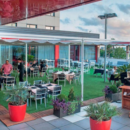 Profitez du spa, du dîner et plus de détails à quelques kilomètres de Barcelone