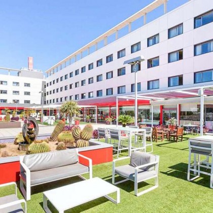 Profitez du spa, du dîner et plus de détails à quelques kilomètres de Barcelone