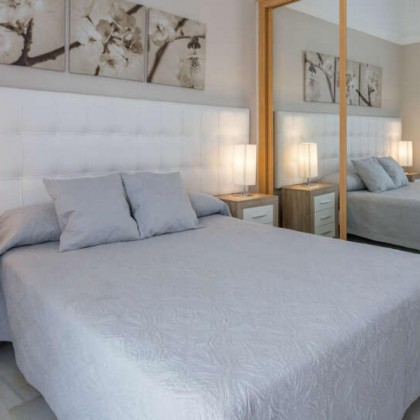 Hotel cerca de la playa de Marbella con acceso al área relax y salida tardía