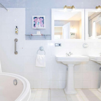 Romantic getaway with hydromassage bath in Galizano