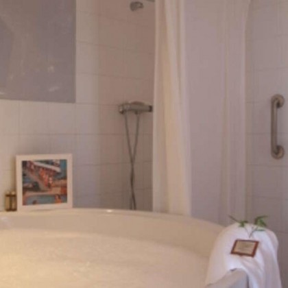 Romantic getaway with hydromassage bath in Galizano